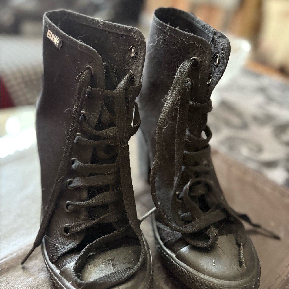 Black Lace-Up Women's Boots